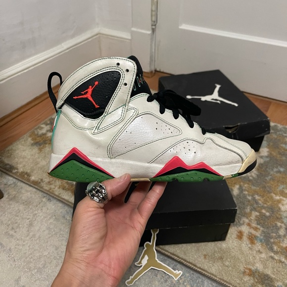 Youth Size 7.5 (Euro Sz 40.5) Jordan 7 Retro GS Sneakers Verde/White/Red-Black - Picture 10 of 16